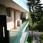 Laura - *