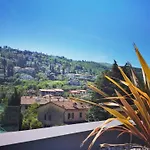 Laura - Torri Del Benaco