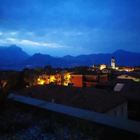 Laura - Torri Del Benaco