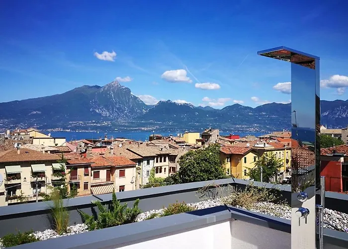 Laura - Torri Del Benaco