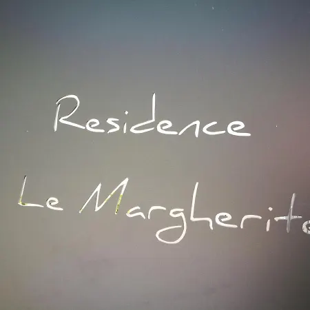 Laura - Torri Del Benaco